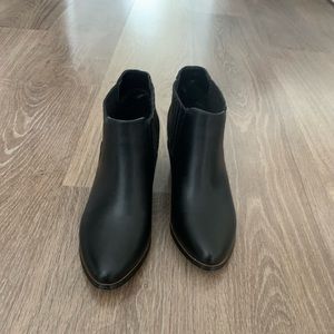 NWOT faux leather ankle heeled boots